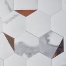 PASTILHA ADESIVA MOSAICO CARRARA GOLD